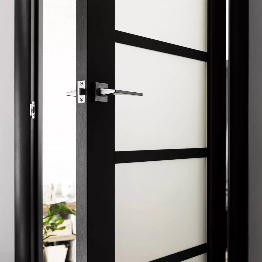 Wielofunkcyjne akcesoria drzwiowe - zwiększ bezpieczeństwo i komfort